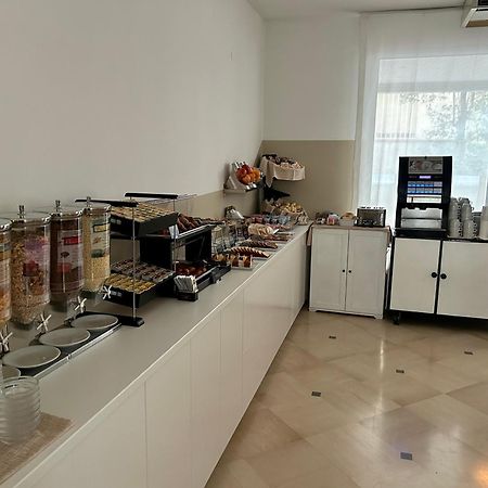 Hotel Massimo Riccione Extérieur photo