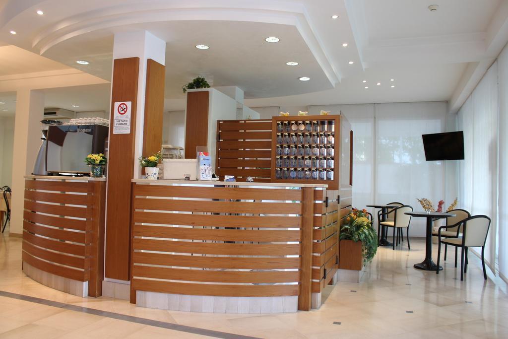 Hotel Massimo Riccione Extérieur photo