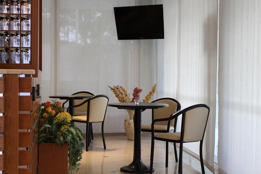 Hotel Massimo Riccione Extérieur photo