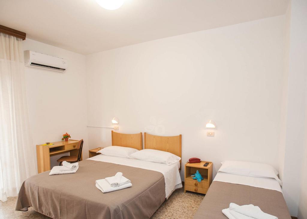 Hotel Massimo Riccione Extérieur photo
