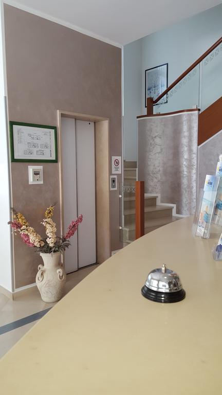 Hotel Massimo Riccione Extérieur photo